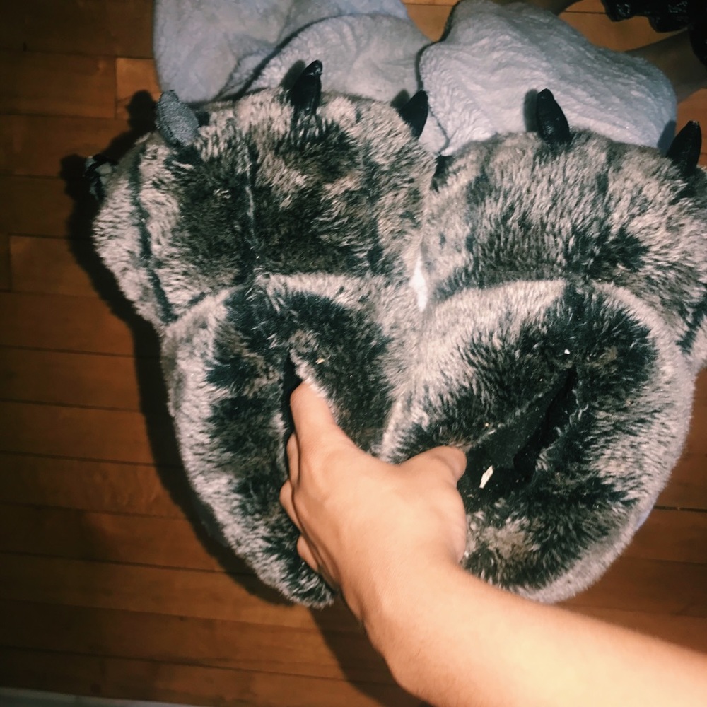 ☁️ SUPER COMFY bear 🐻 Paw Slippers☁️